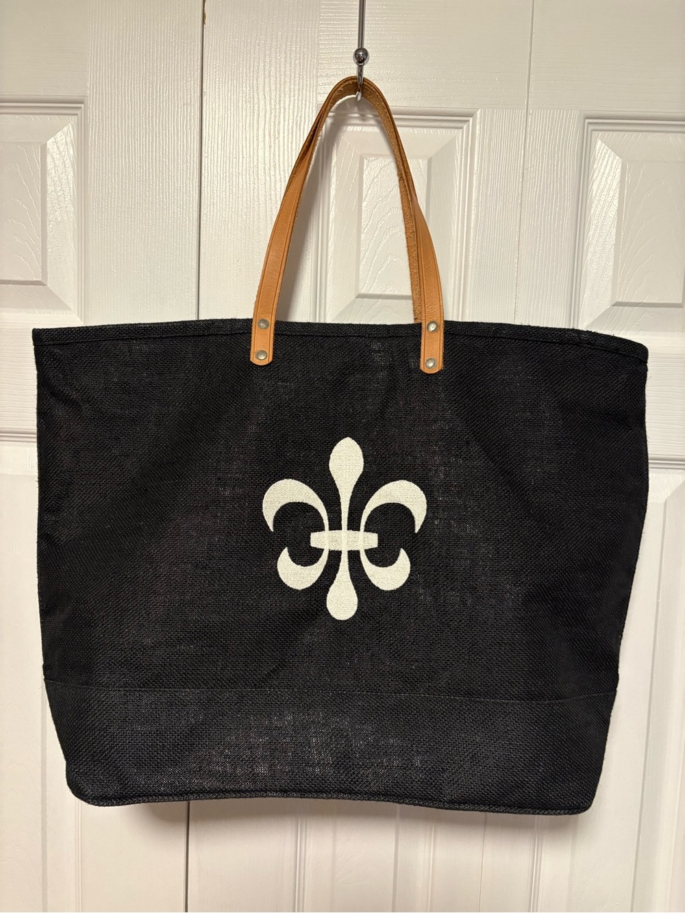 NWOT Ballard Black Jute Tote Bag with Fleur-de-lis and Tan Handles